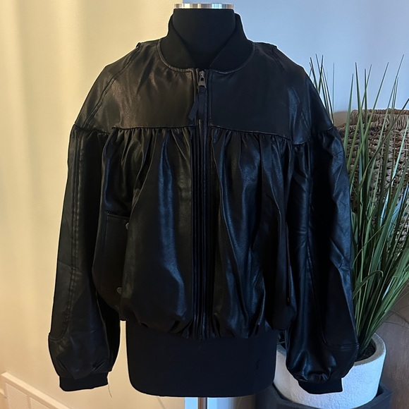 NWT Anthropologie Faux Leather Crop Bubble Bomber Jacket - Large - Picture 5 of 16